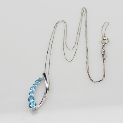 10K White Gold Blue Topaz Pendant Necklace