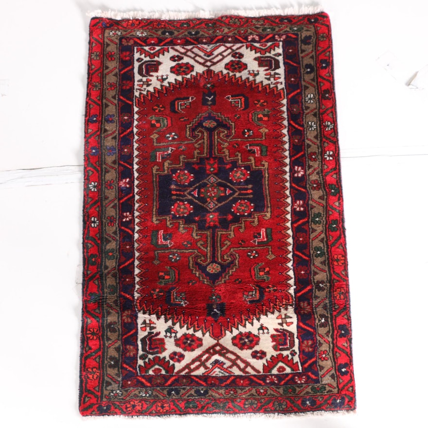 Hand-Knotted Abadeh Accent Rug