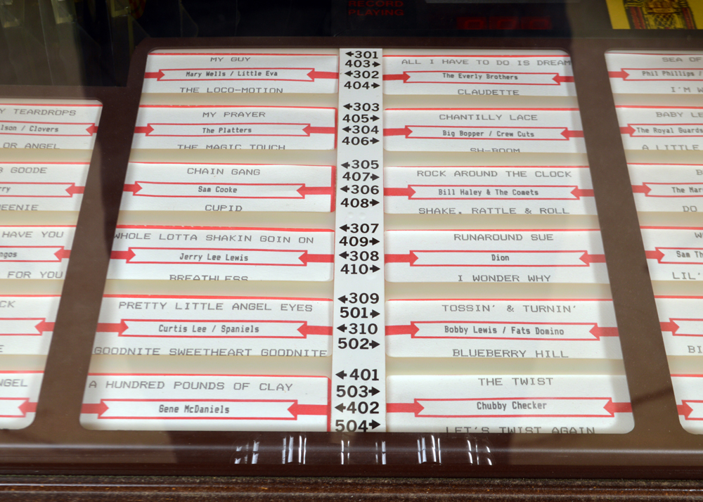 Wurlitzer "One More Time" Model 1015 Replica Jukebox