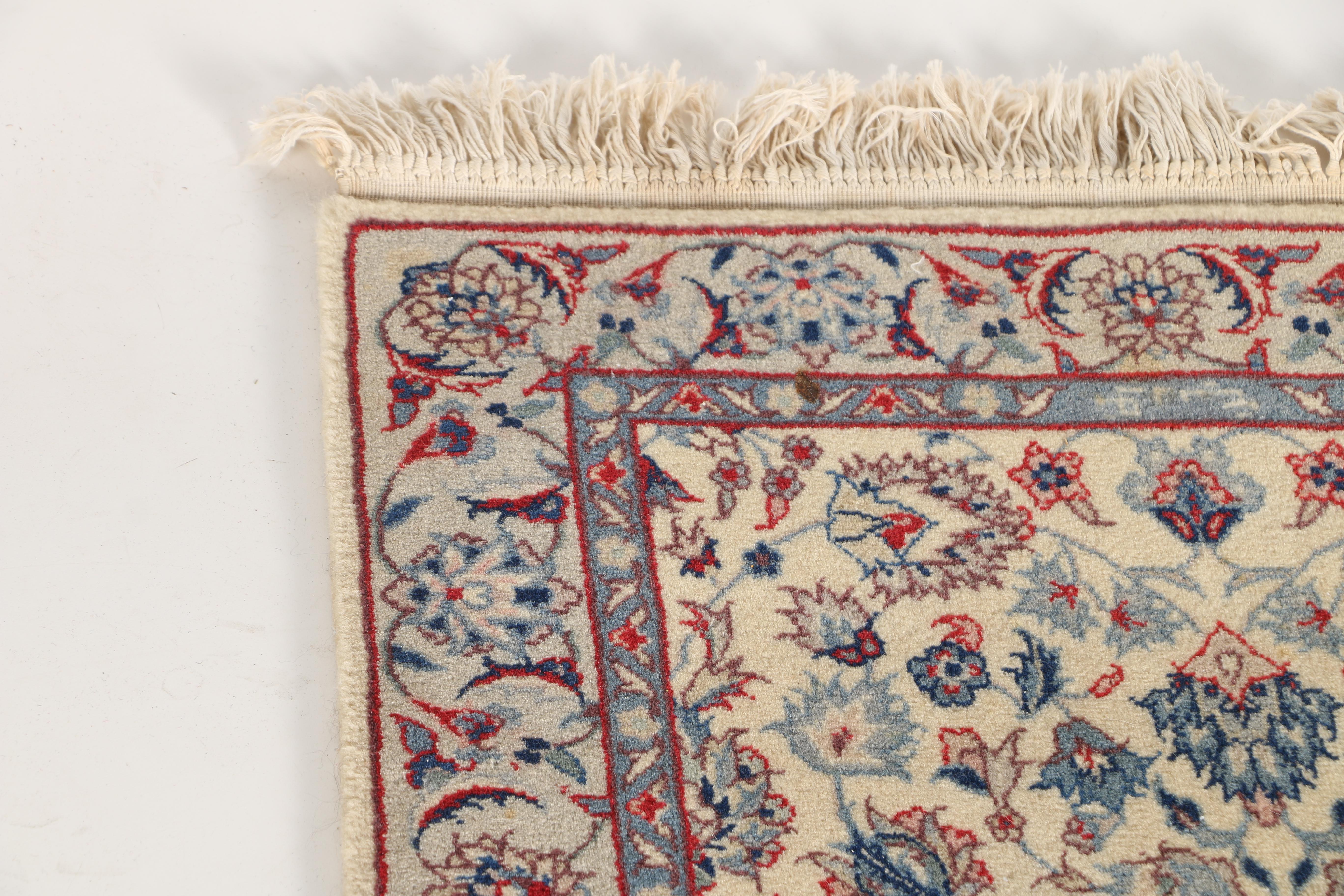 MAchine Woven Rugmasters Persian-Style Carpet Runner