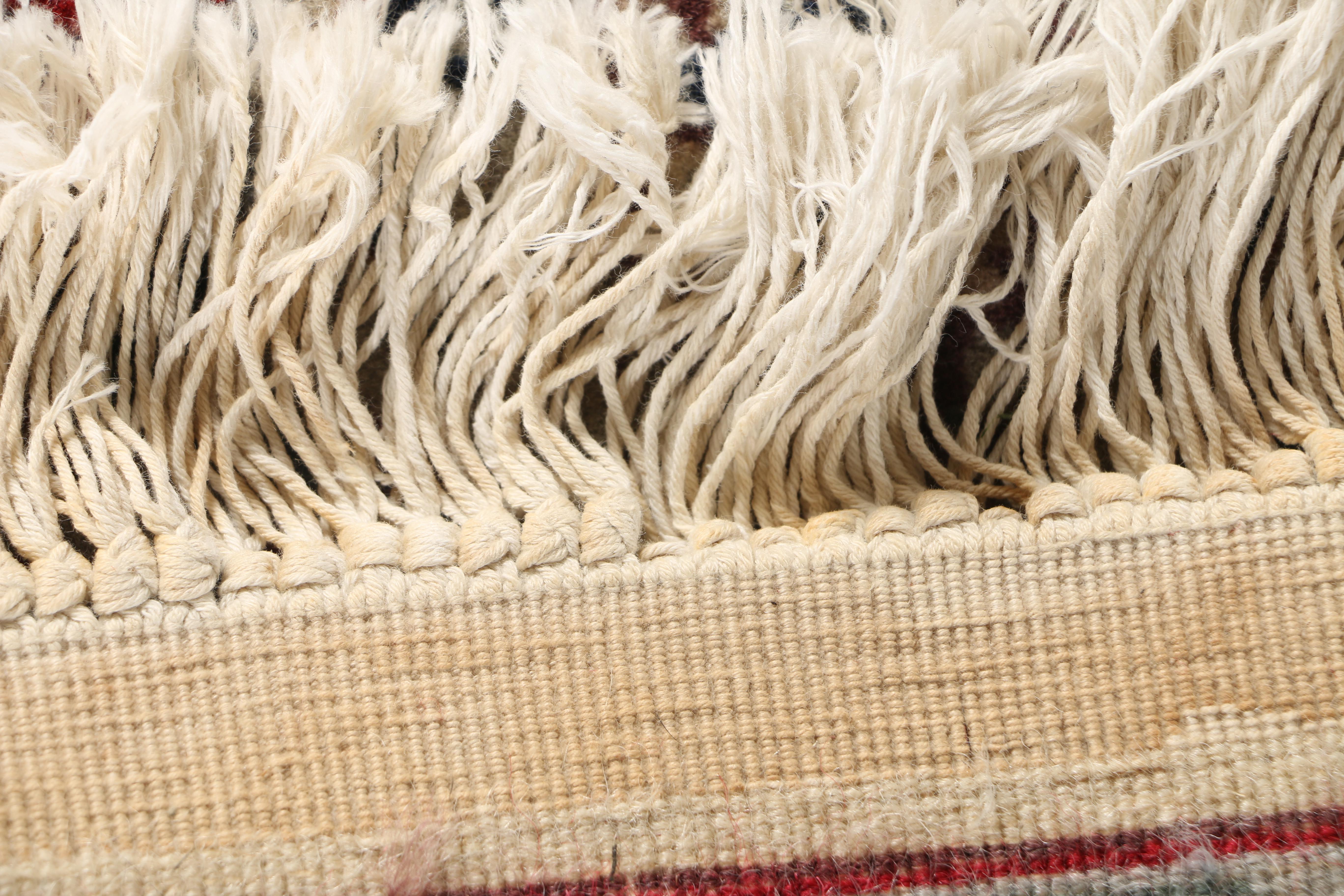 MAchine Woven Rugmasters Persian-Style Carpet Runner