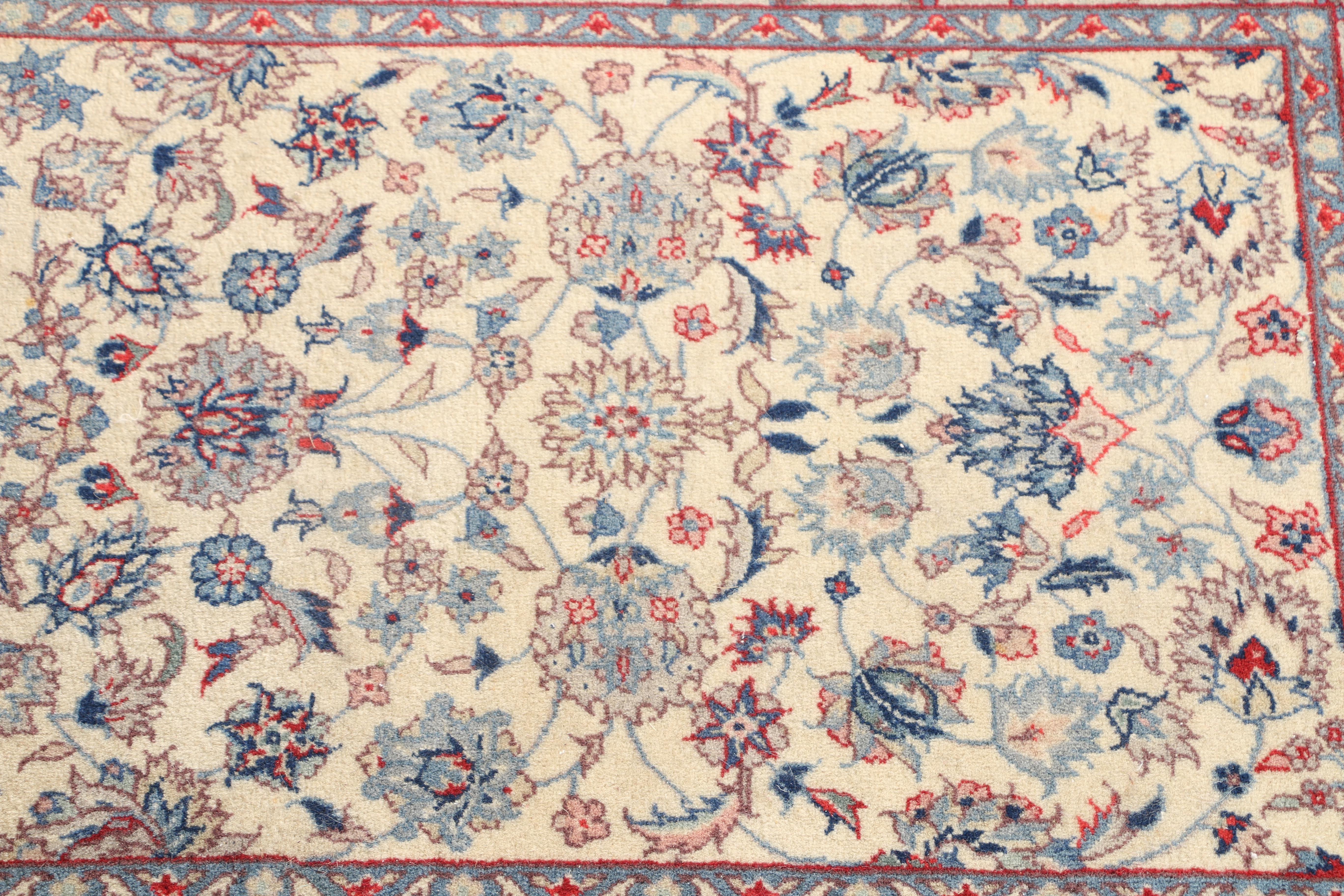MAchine Woven Rugmasters Persian-Style Carpet Runner