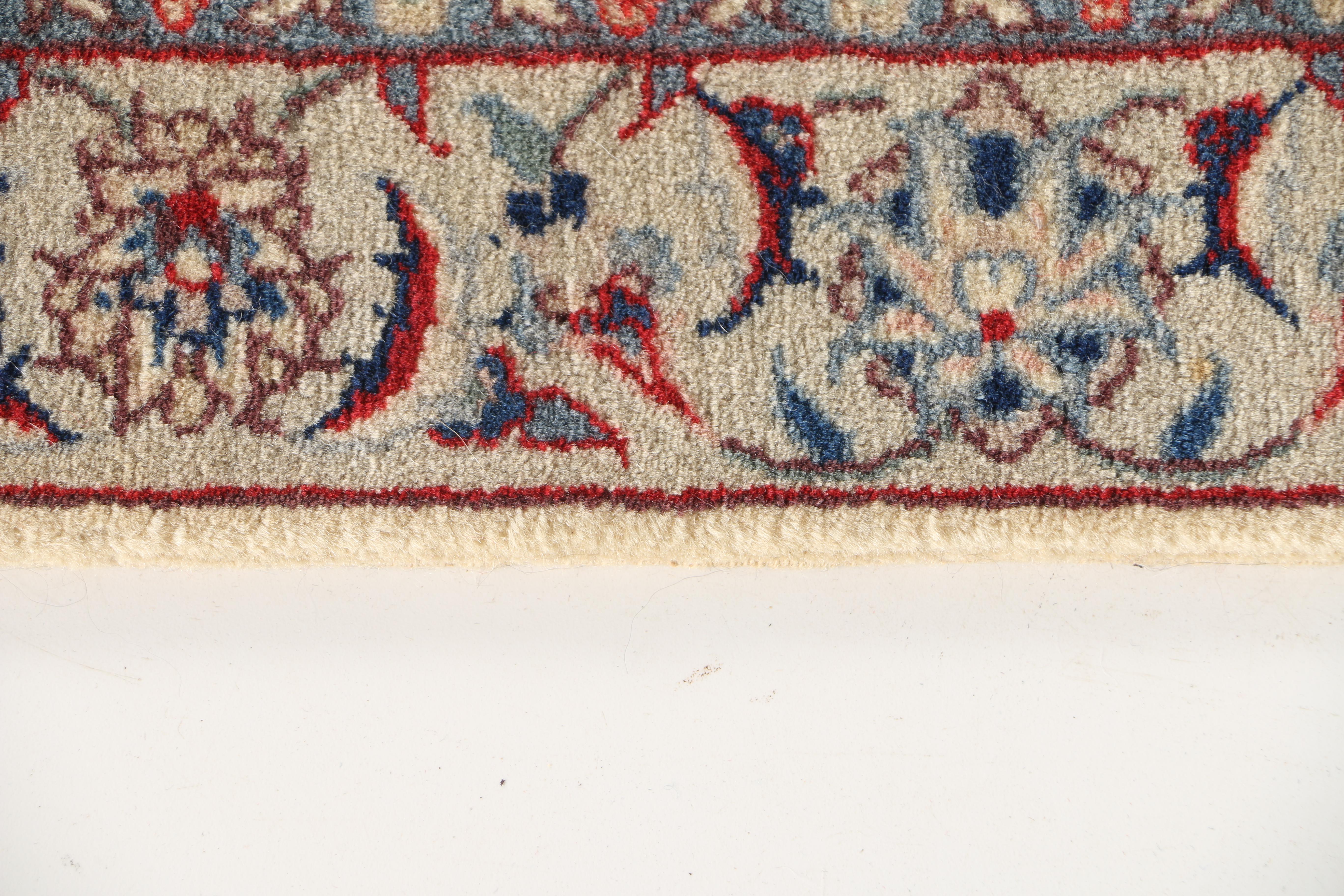 MAchine Woven Rugmasters Persian-Style Carpet Runner