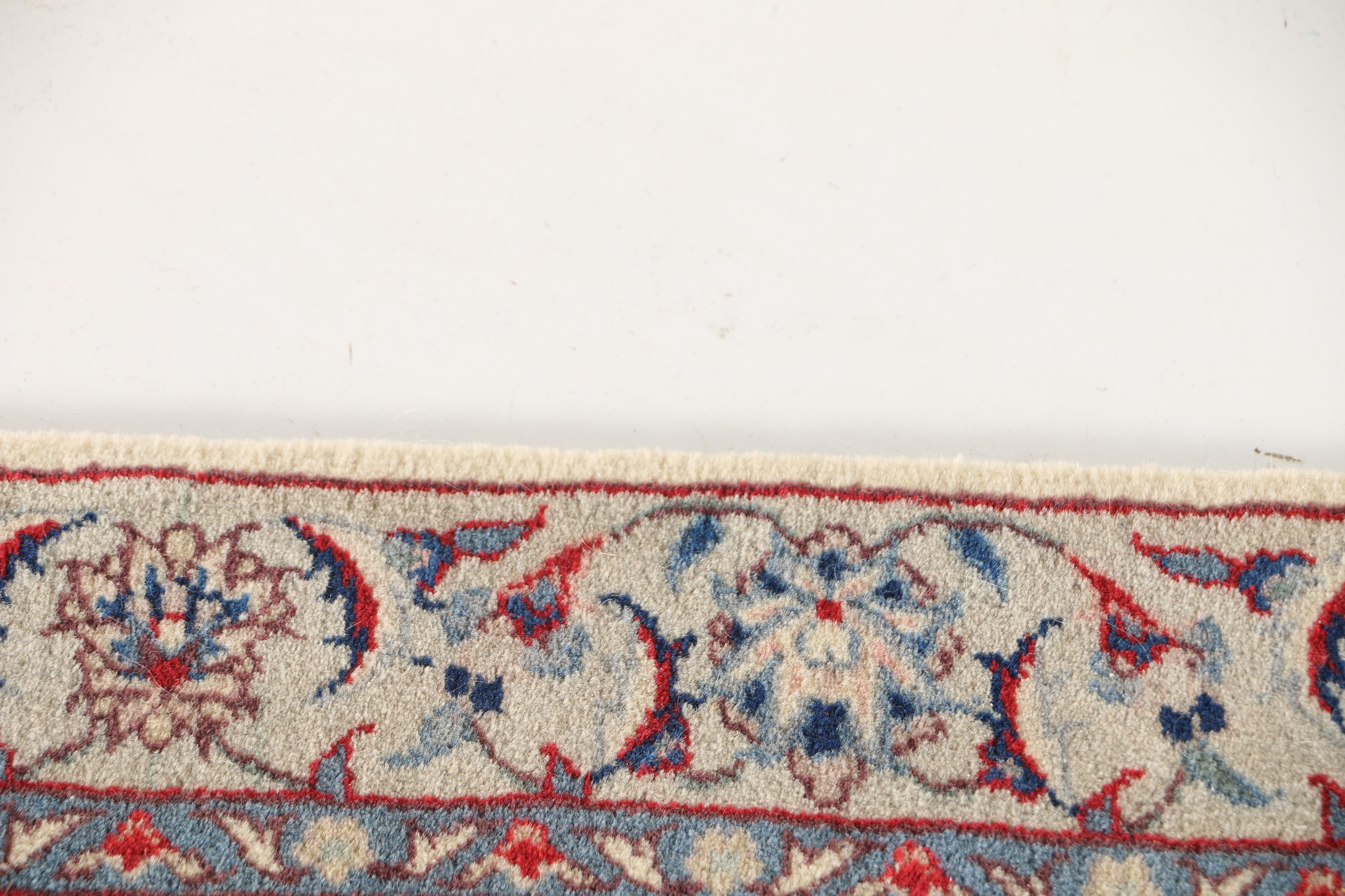 MAchine Woven Rugmasters Persian-Style Carpet Runner