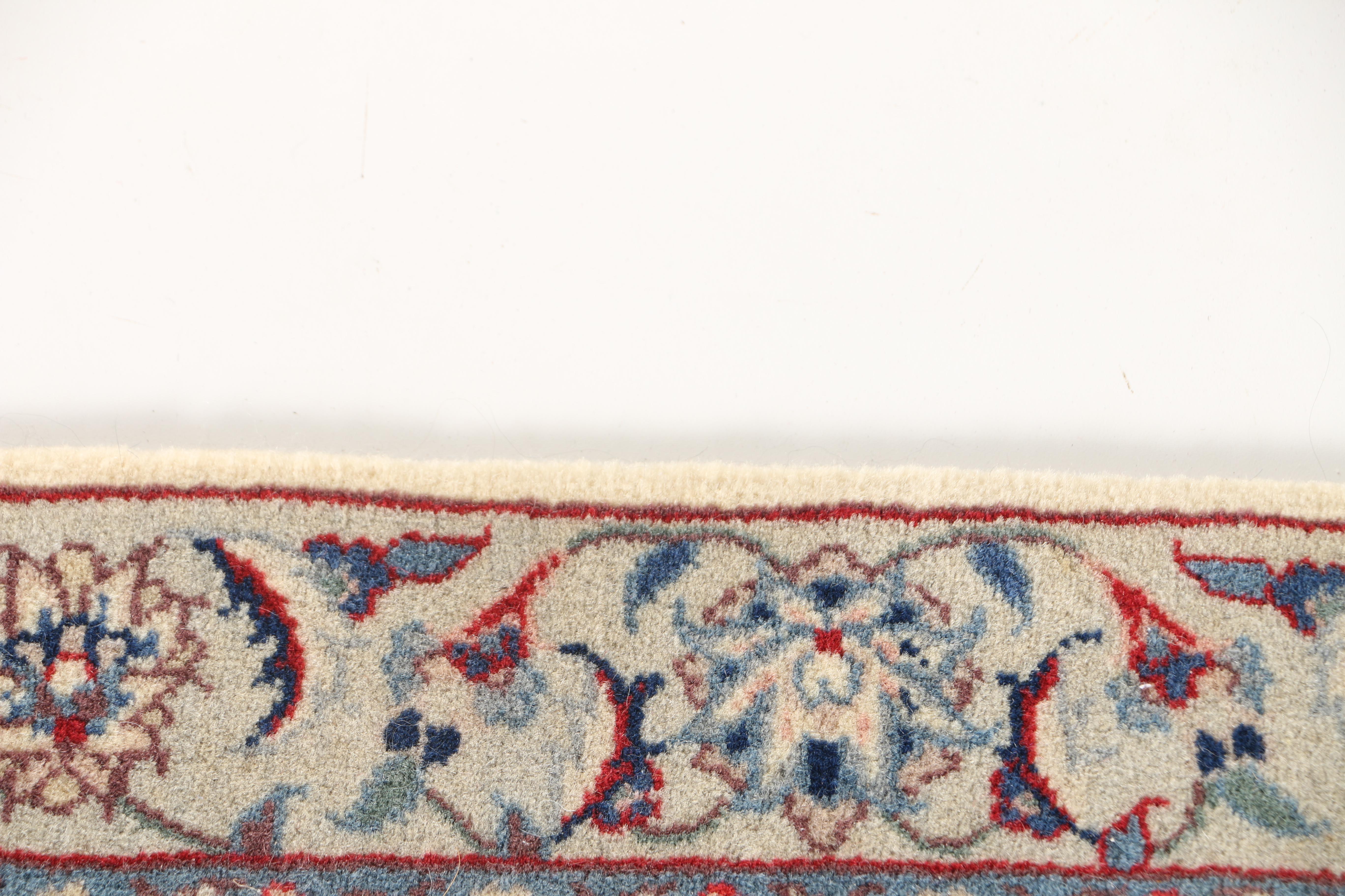 MAchine Woven Rugmasters Persian-Style Carpet Runner