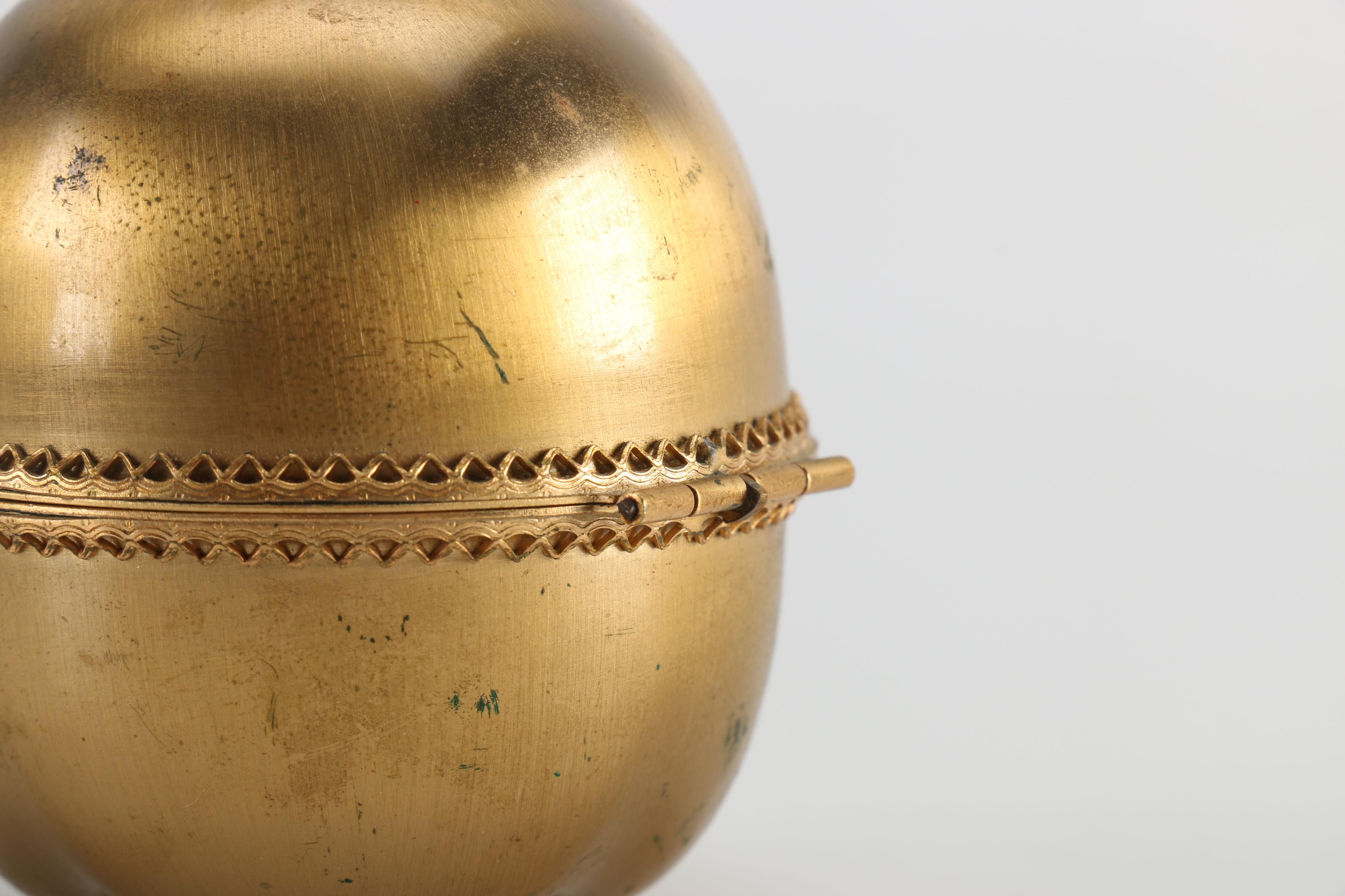 Apple Shaped Table Lighter