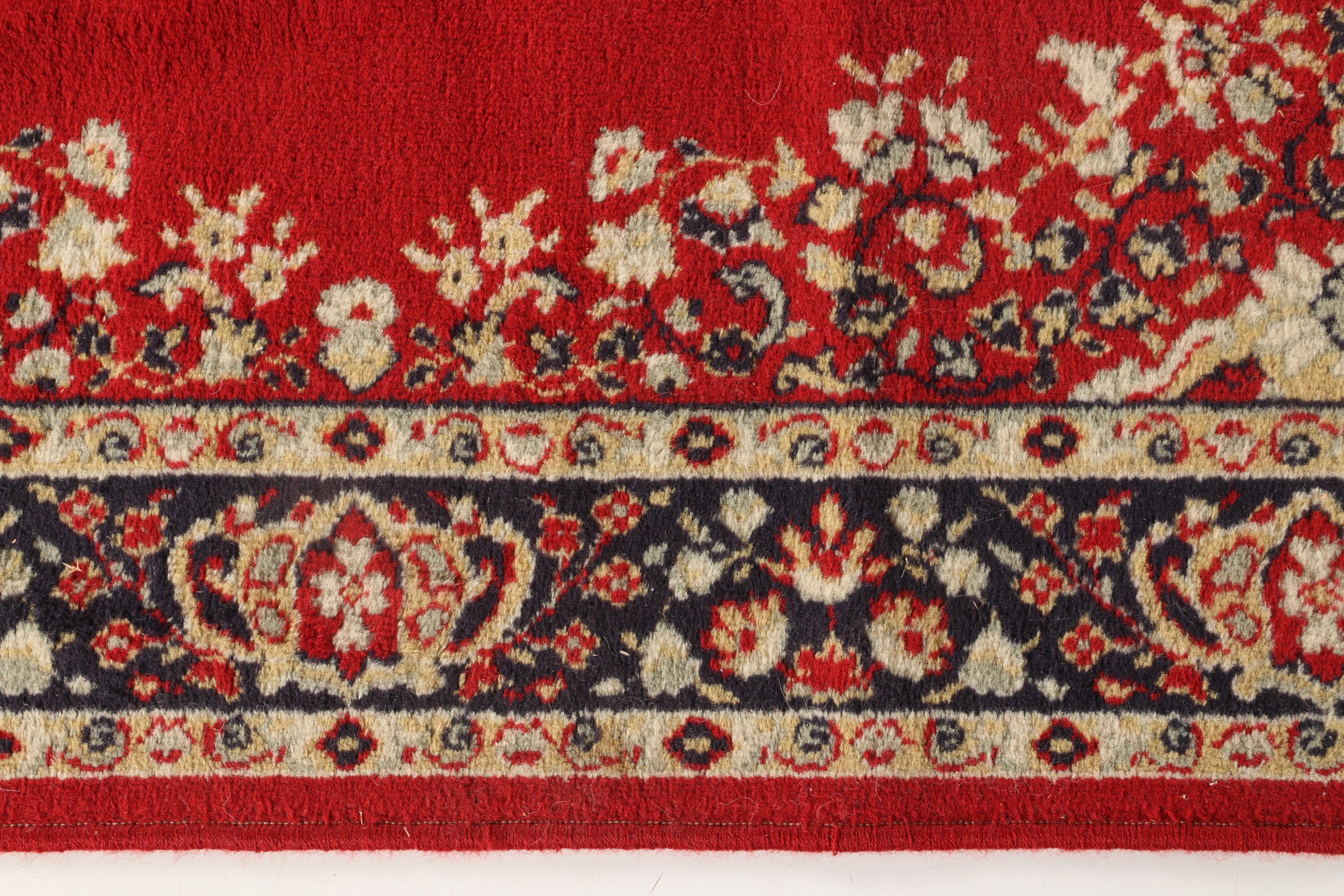 Machine Made Belgian "Mahal" Wool Pile Accent Rug