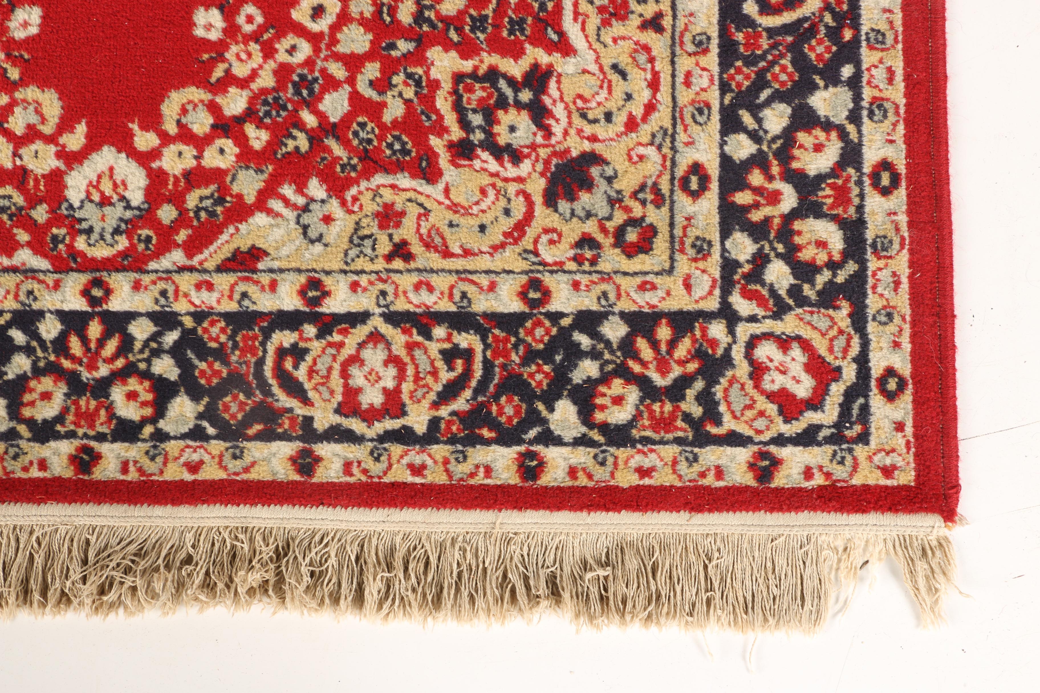 Machine Made Belgian "Mahal" Wool Pile Accent Rug