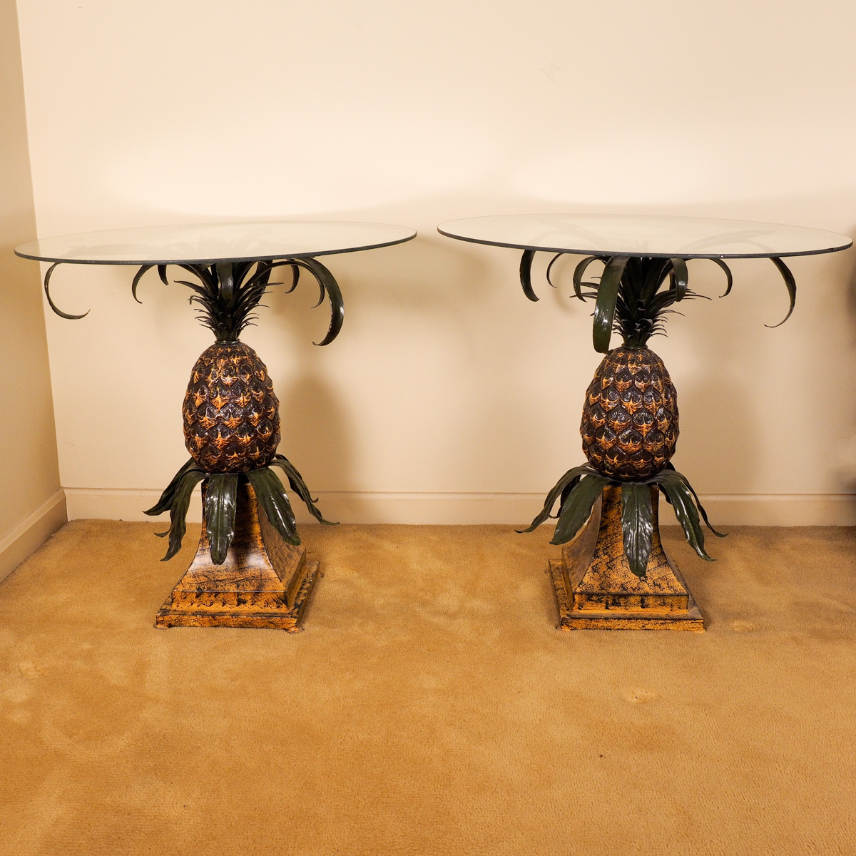 Contemporary Glass Top Pineapple Pedestal Side Table