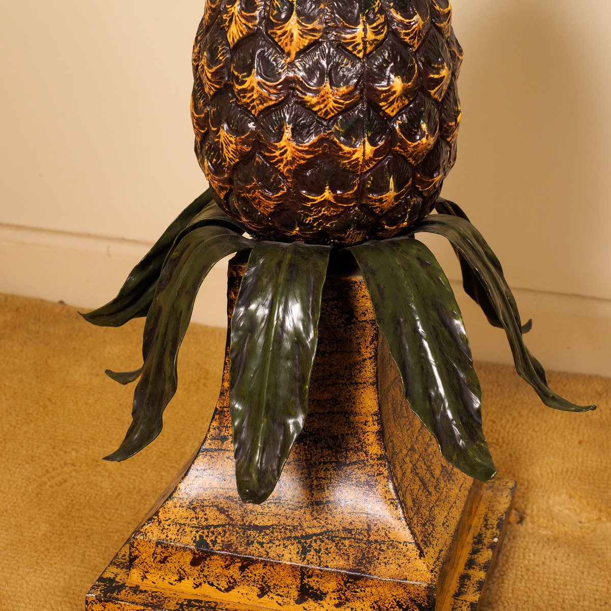 Contemporary Glass Top Pineapple Pedestal Side Table