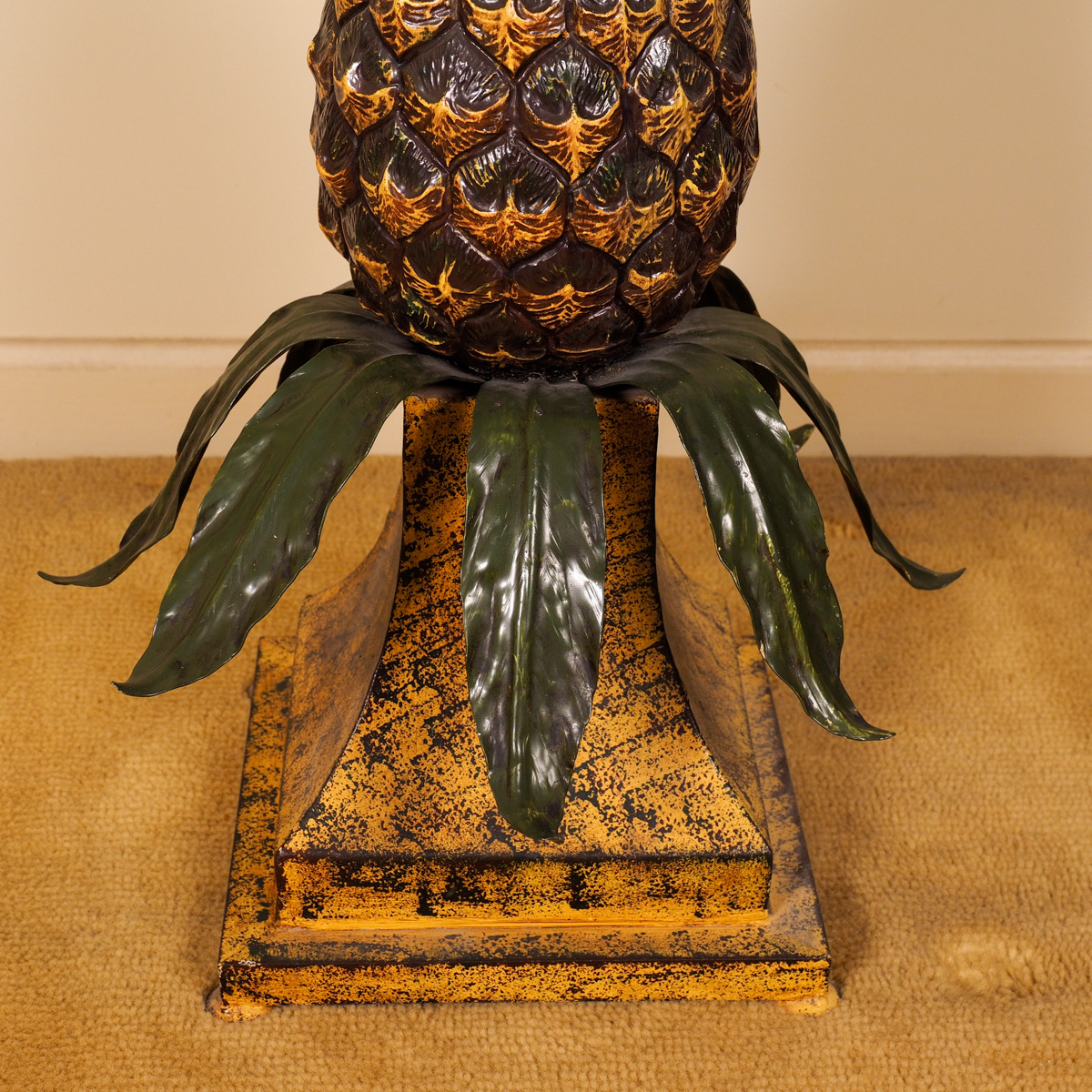 Contemporary Glass Top Pineapple Pedestal Side Table