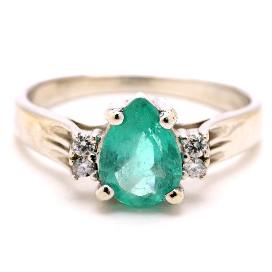 14K White Gold Natural Emerald Diamond Ring