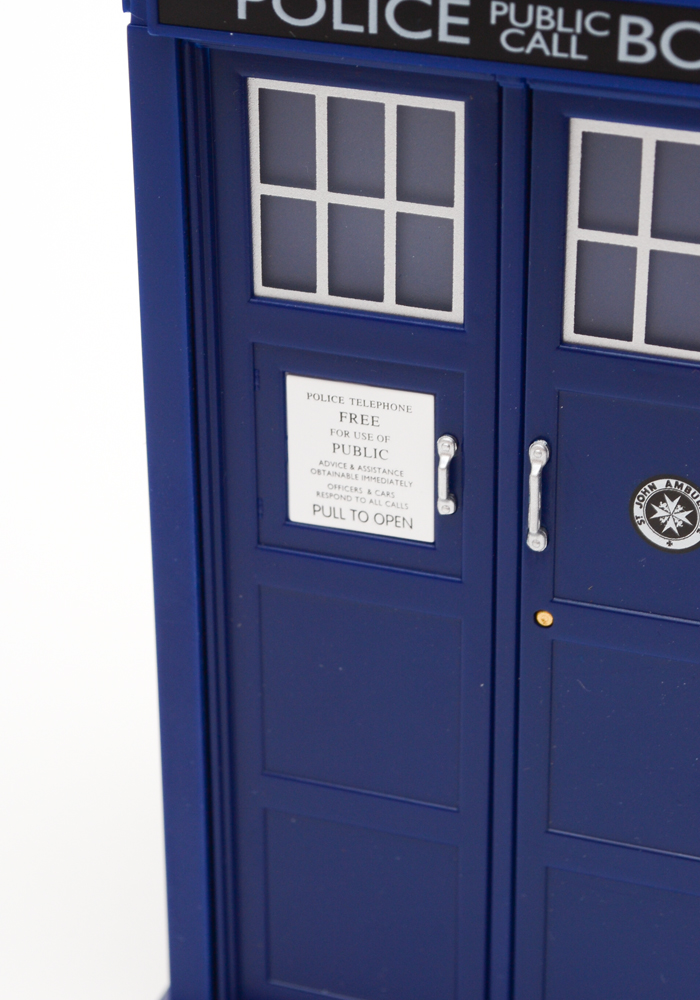 2013 Nieu Dr. Who 50th Anniversary Two Dollar Silver Coin with TARDIS