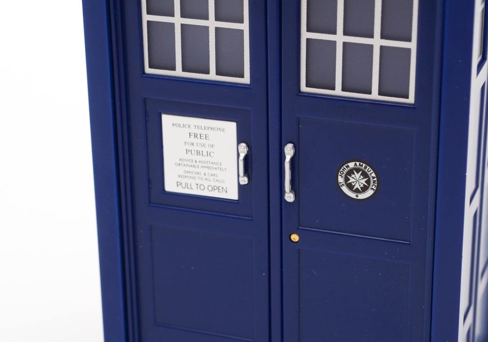 2013 Nieu Dr. Who 50th Anniversary Two Dollar Silver Coin with TARDIS