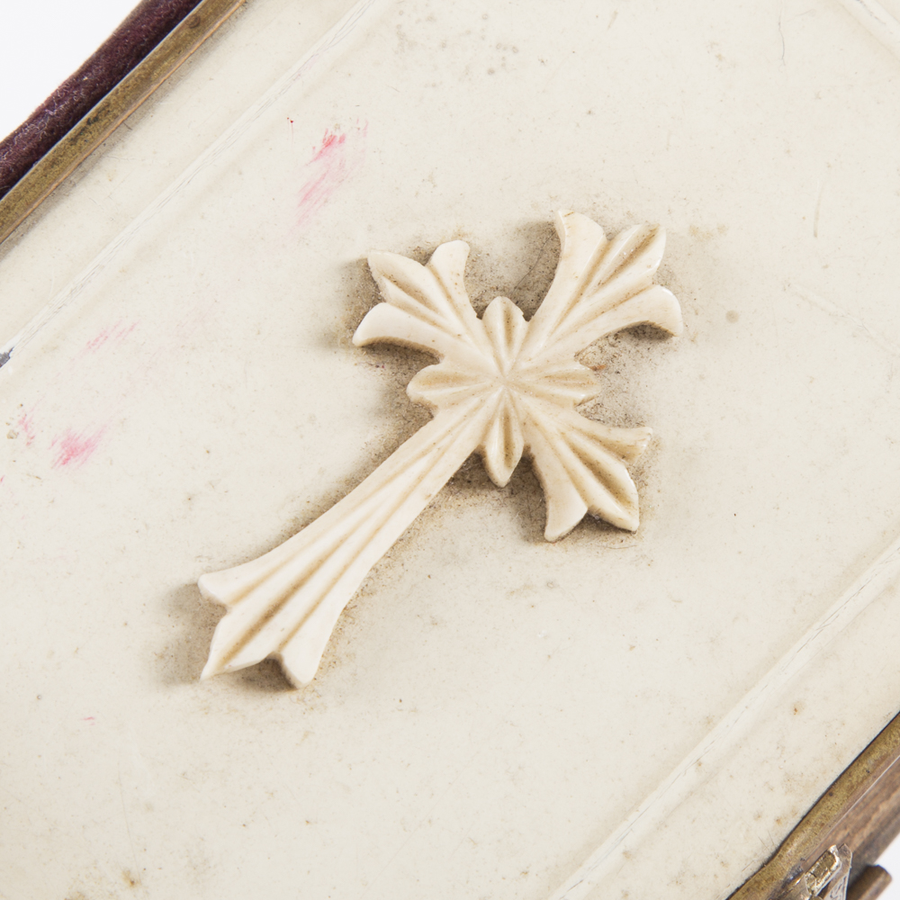 Antique Hungarian Youth Christian Prayer Book "Ártatlanok lilioma"