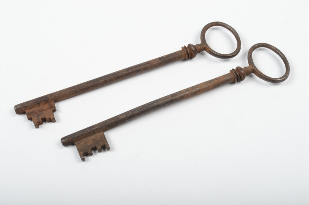 Five Antique Metal Skeleton Keys