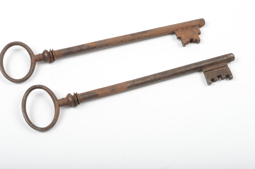 Five Antique Metal Skeleton Keys