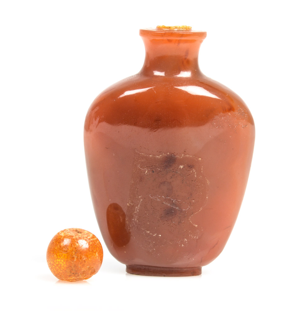 Antique Chinese Carnelian Snuff Bottle