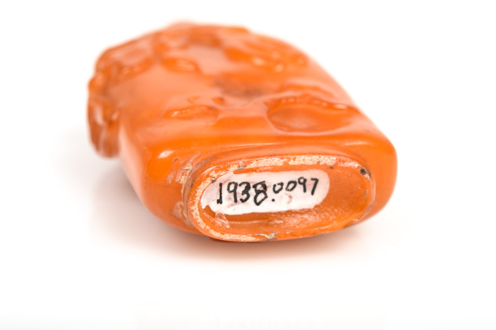 Antique Chinese Agalmatolite Snuff Bottle