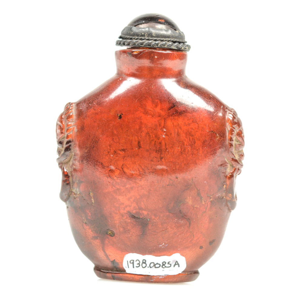 Fine Chinese Red Amber Snuff Bottle
