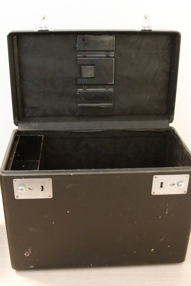 Vintage Featherweight Singer Sewing Machine