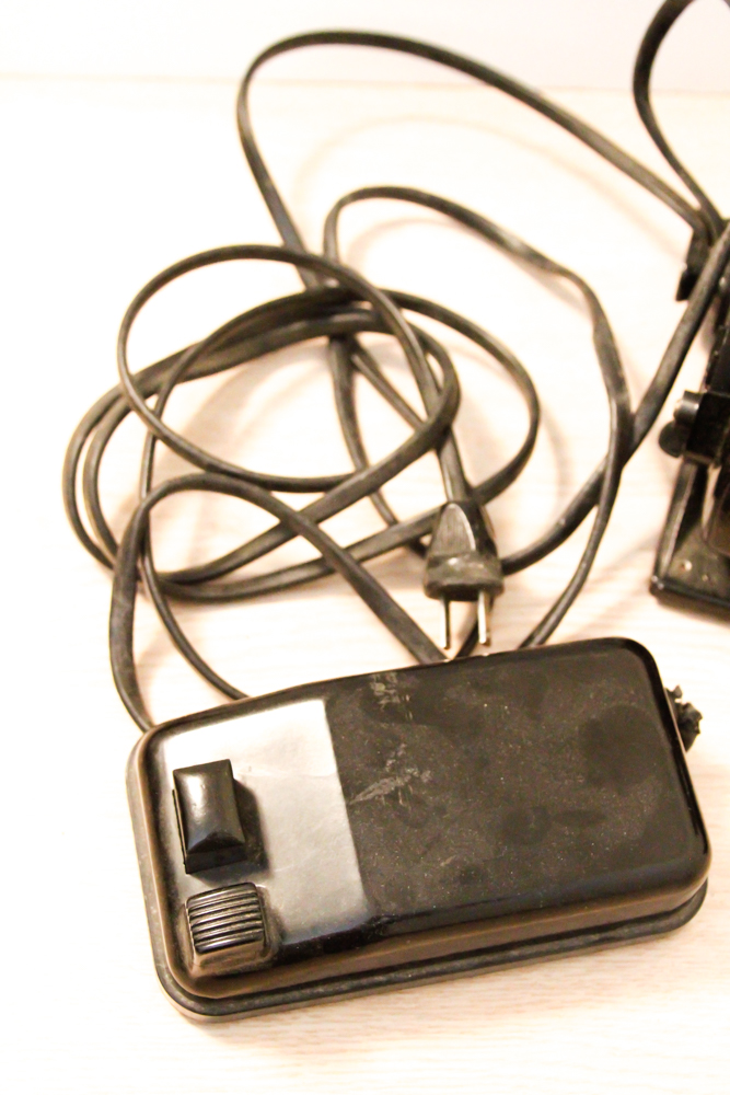 Vintage Featherweight Singer Sewing Machine