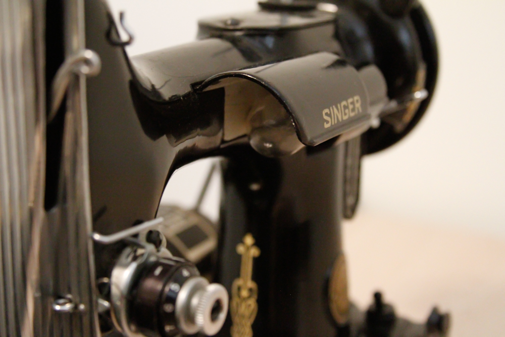 Vintage Featherweight Singer Sewing Machine