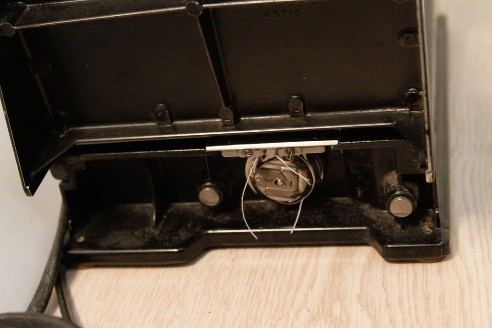 Vintage Featherweight Singer Sewing Machine