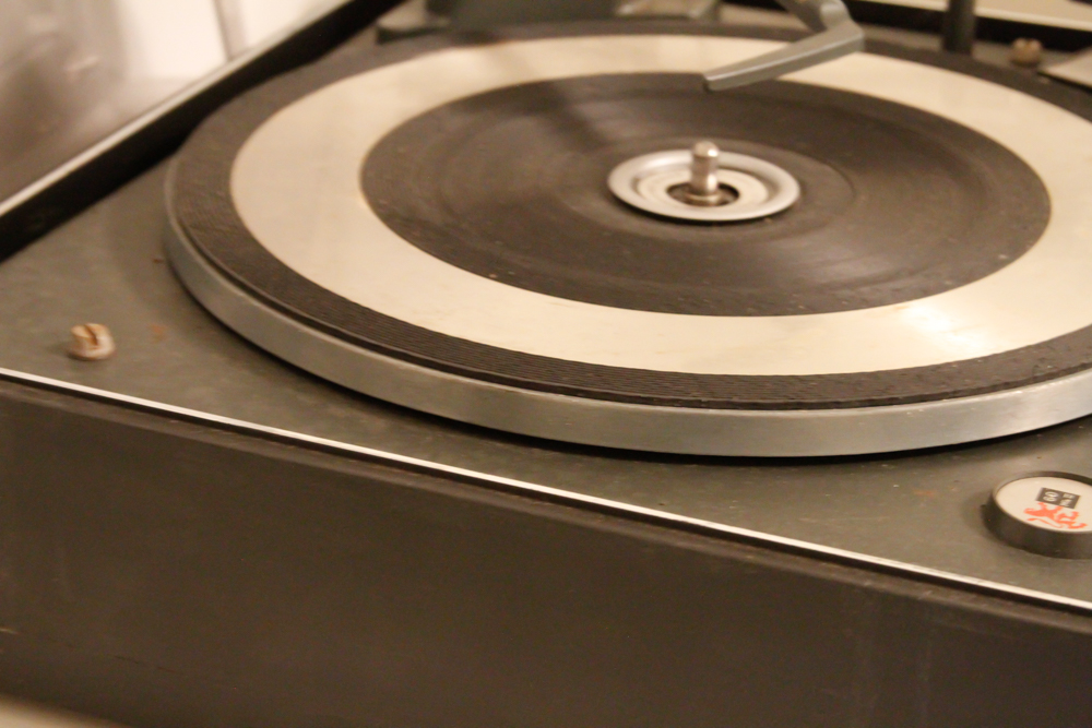 Vintage Garrard 60 Mk II Auto Turntable and Johnny Cash Single