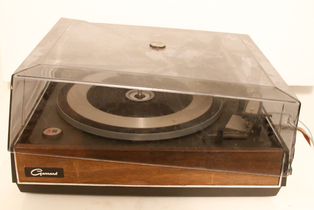 Vintage Garrard 60 Mk II Auto Turntable and Johnny Cash Single