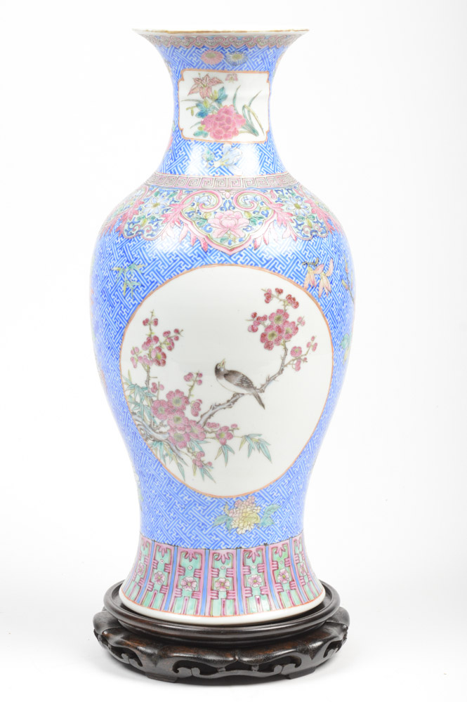 Exceptional Chinese Porcelain Vase