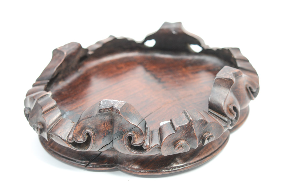 Chinese Qing Dynasty Lobed Bronze Vase With Dragon