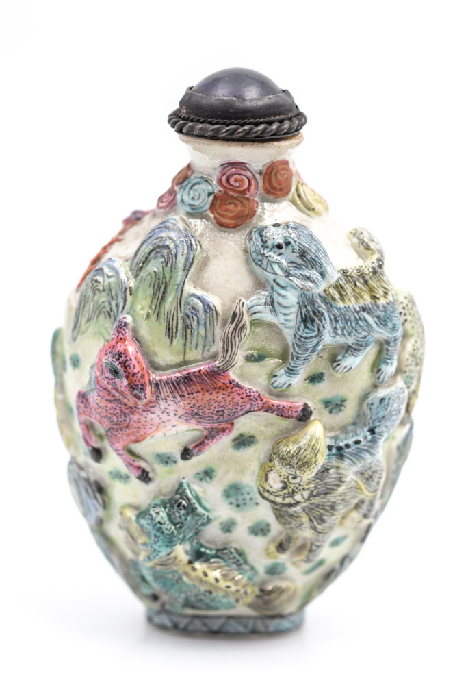 Antique Chinese Porcelain Guardian Lion Snuff Bottle