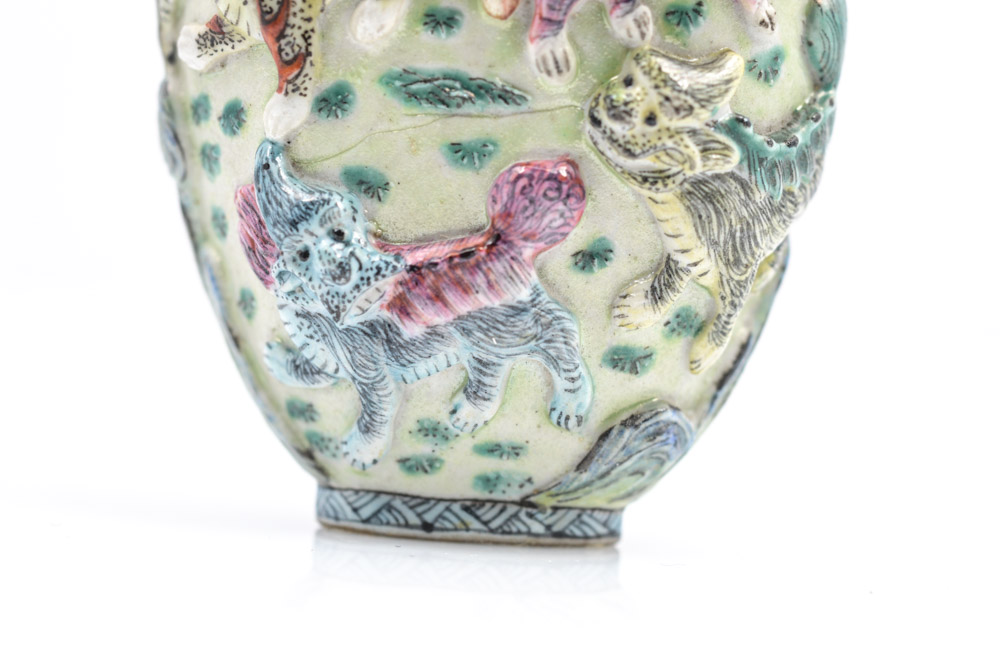 Antique Chinese Porcelain Guardian Lion Snuff Bottle