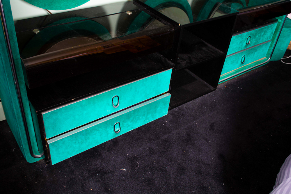 Vintage Green Suede Vanity With Lights