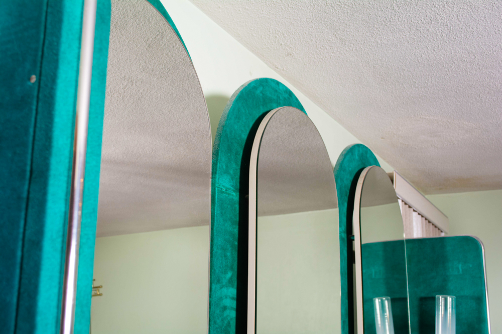 Vintage Green Suede Vanity With Lights