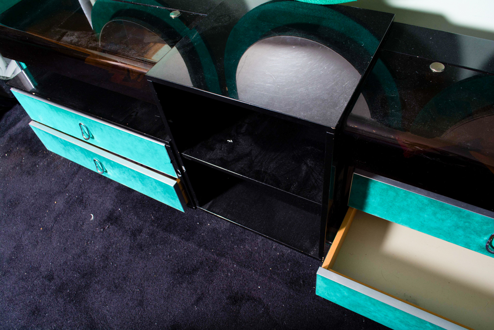 Vintage Green Suede Vanity With Lights