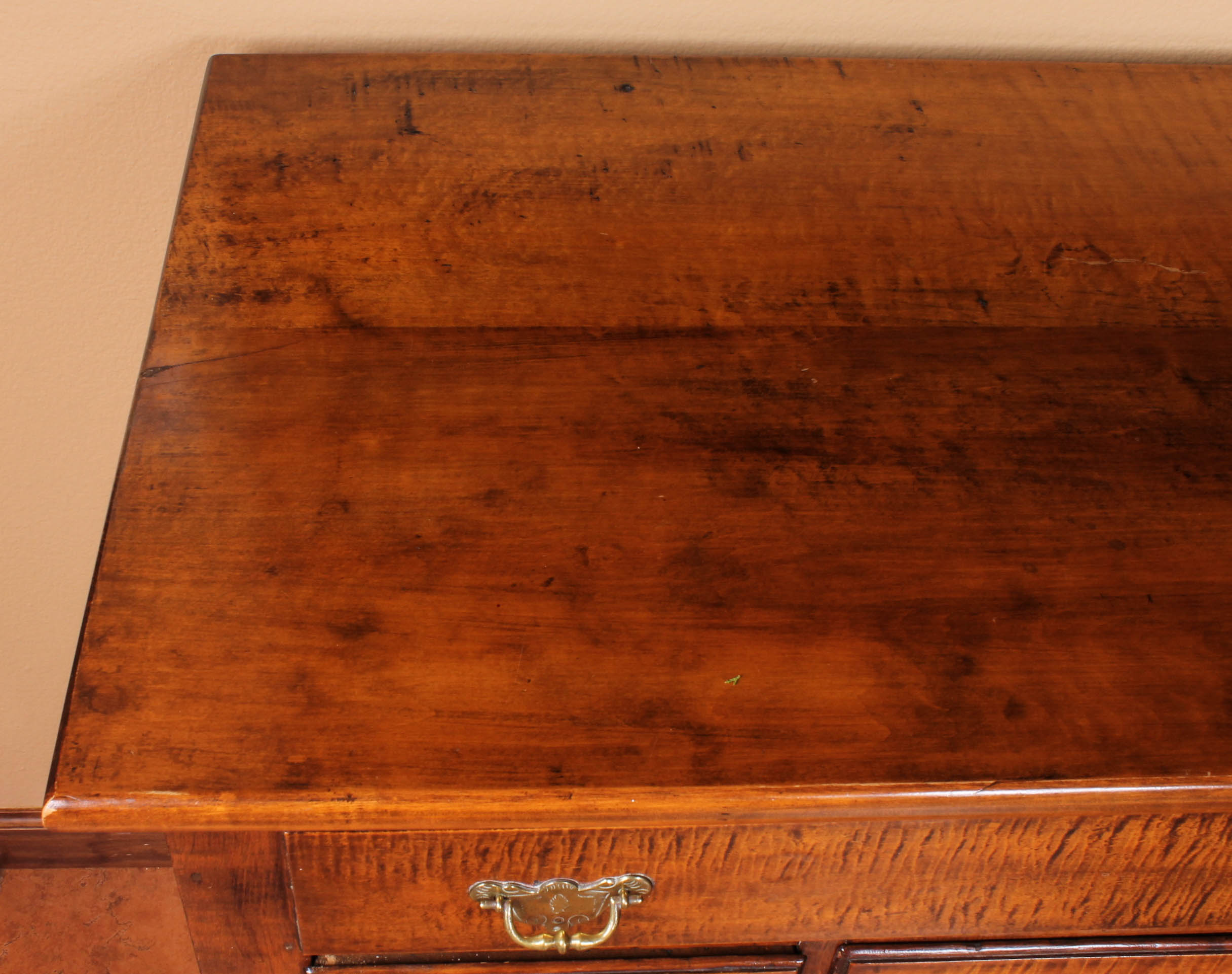 Antique Queen Anne Style Dressing Table in Tiger Maple