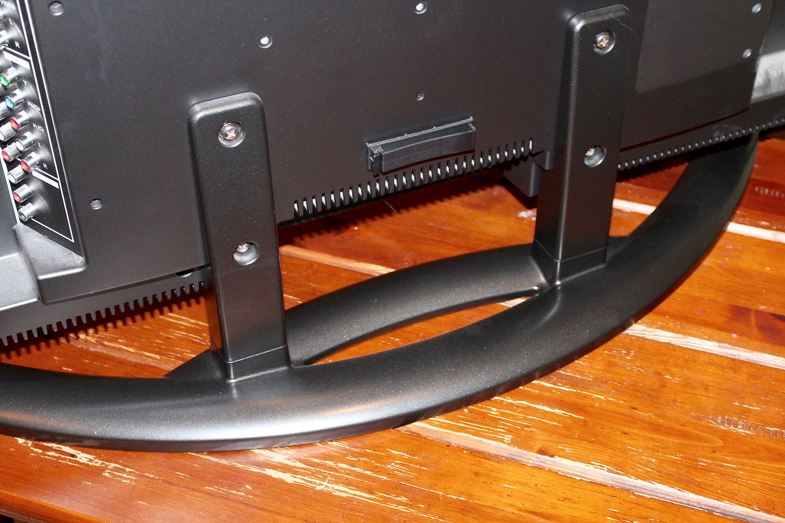 Syntax Olevia 32" Widescreen HD-Ready LCD Television