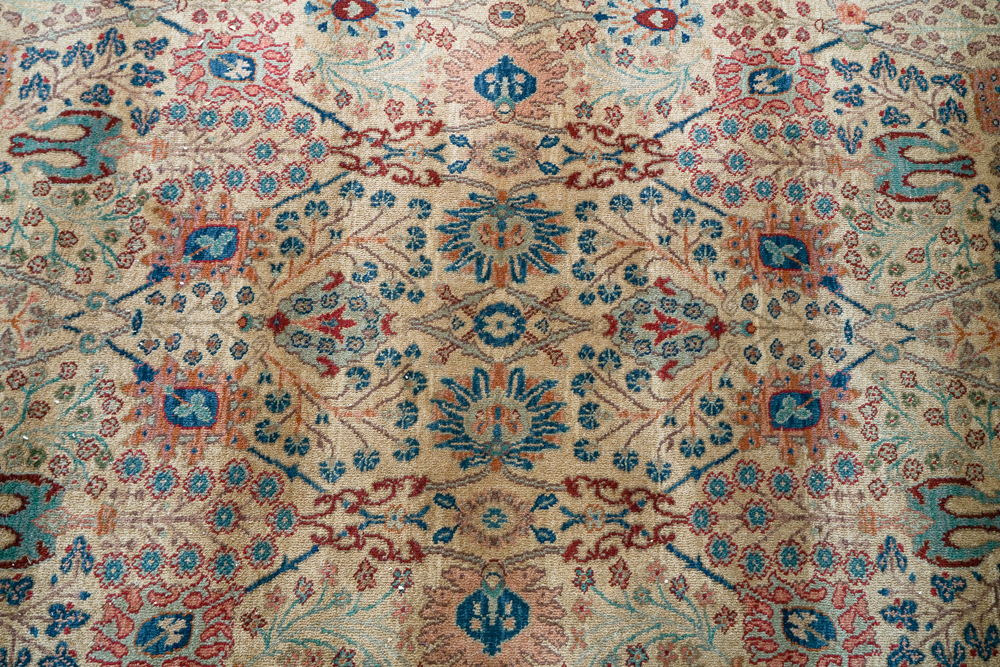 Machine Made Woven Karastan "Persian Vase" Area Rug