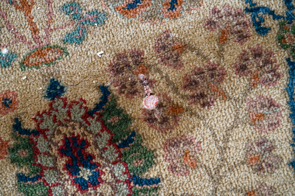 Machine Made Woven Karastan "Persian Vase" Area Rug