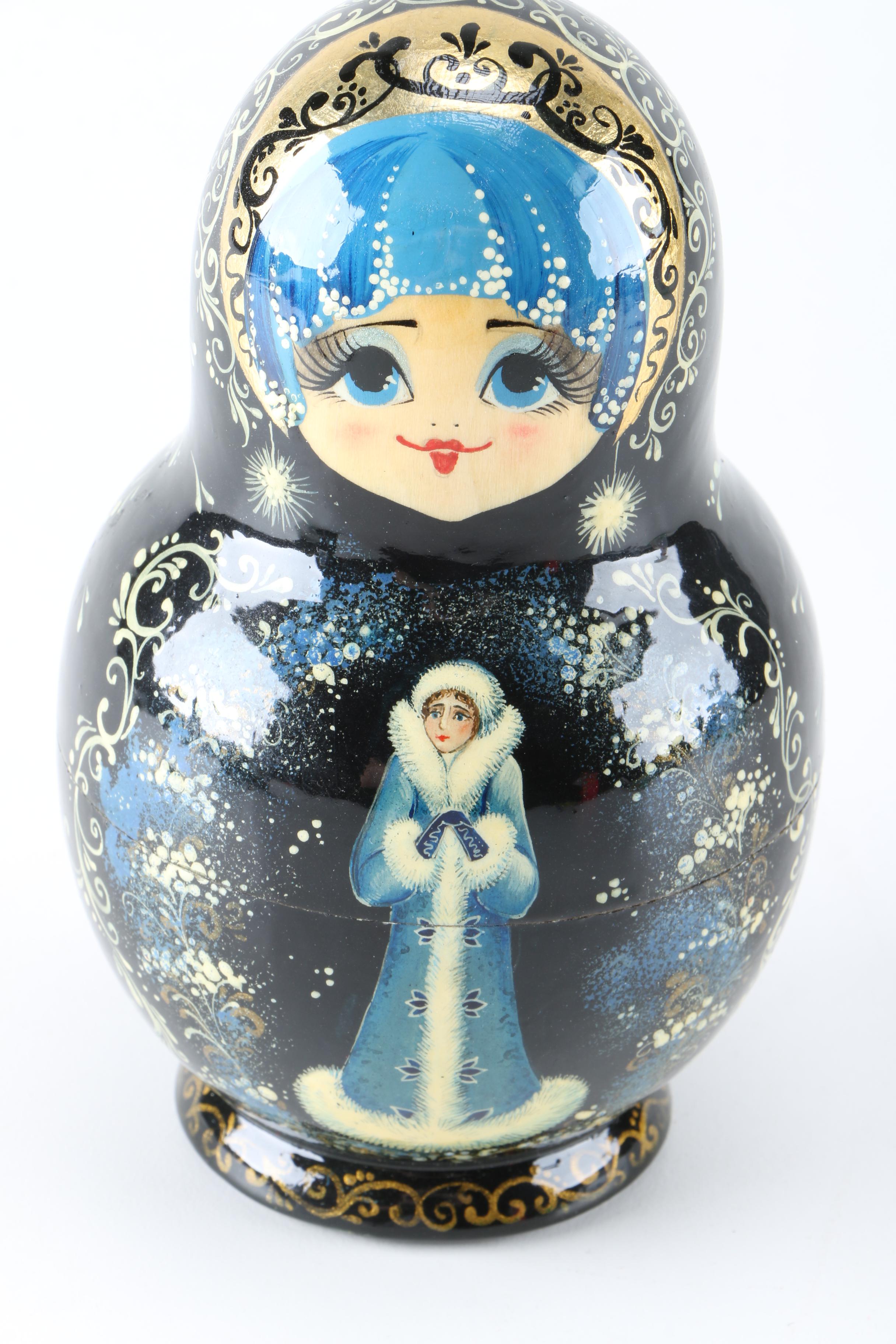 Matryoshka Nesting Dolls