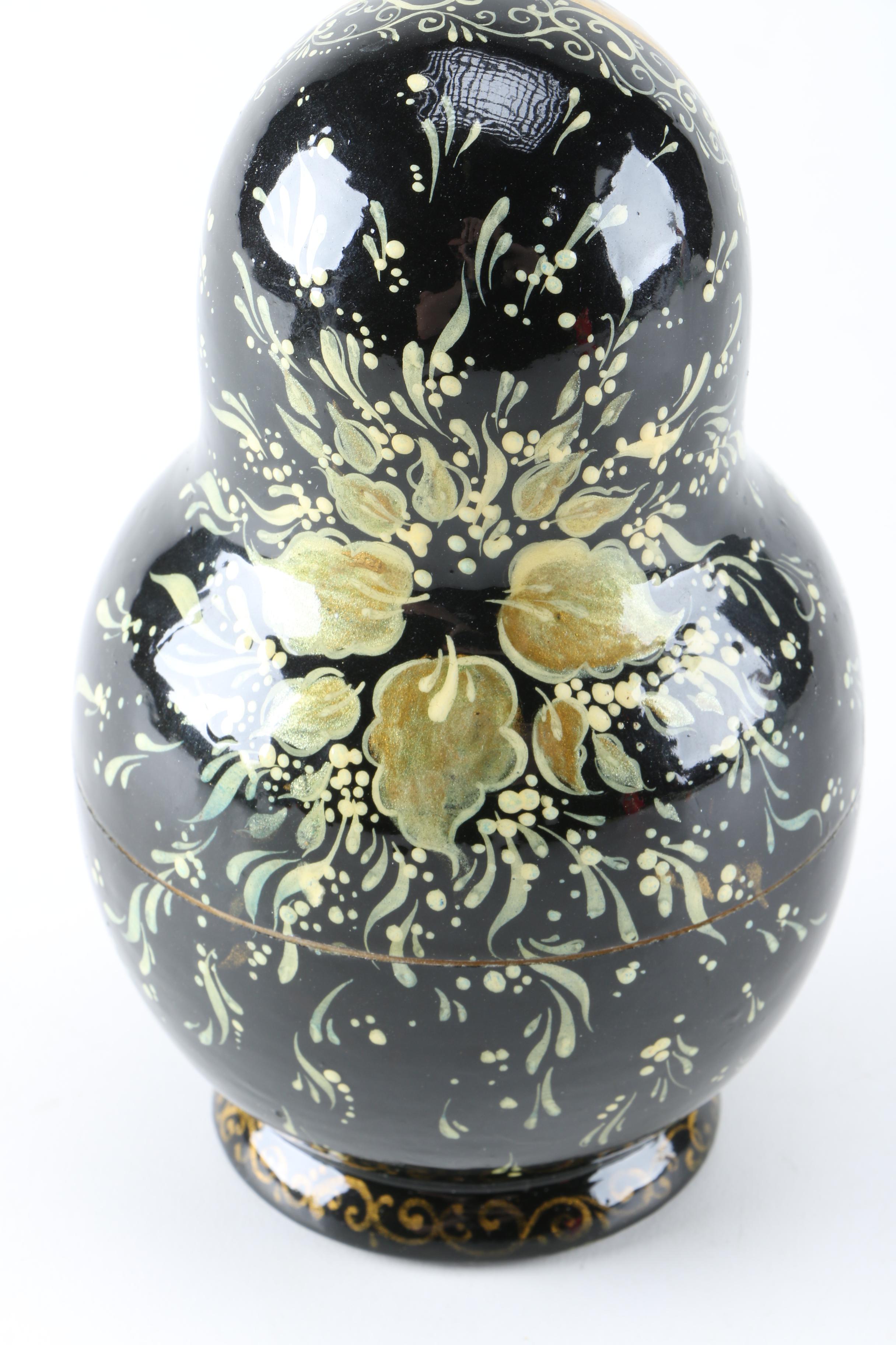 Matryoshka Nesting Dolls