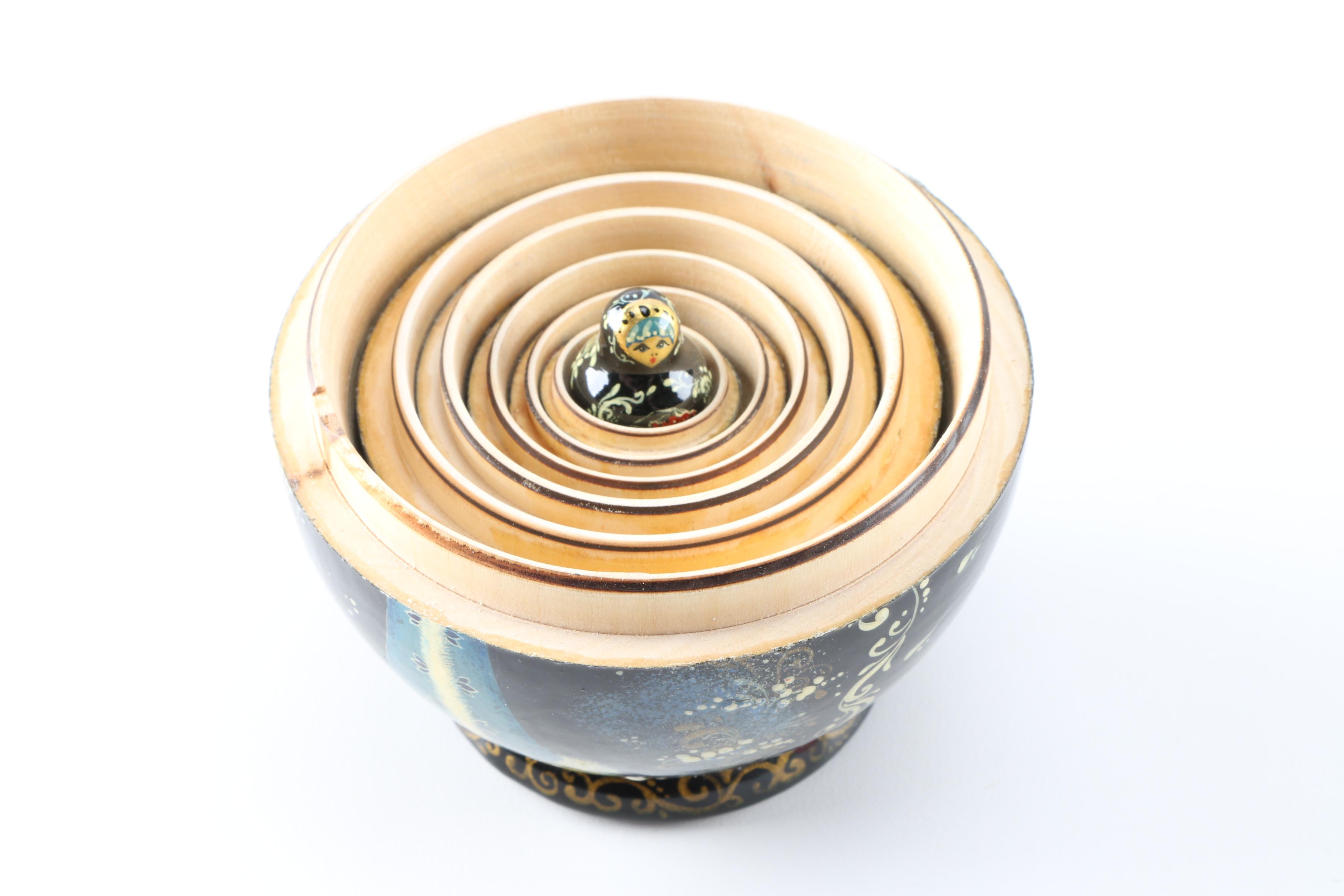 Matryoshka Nesting Dolls