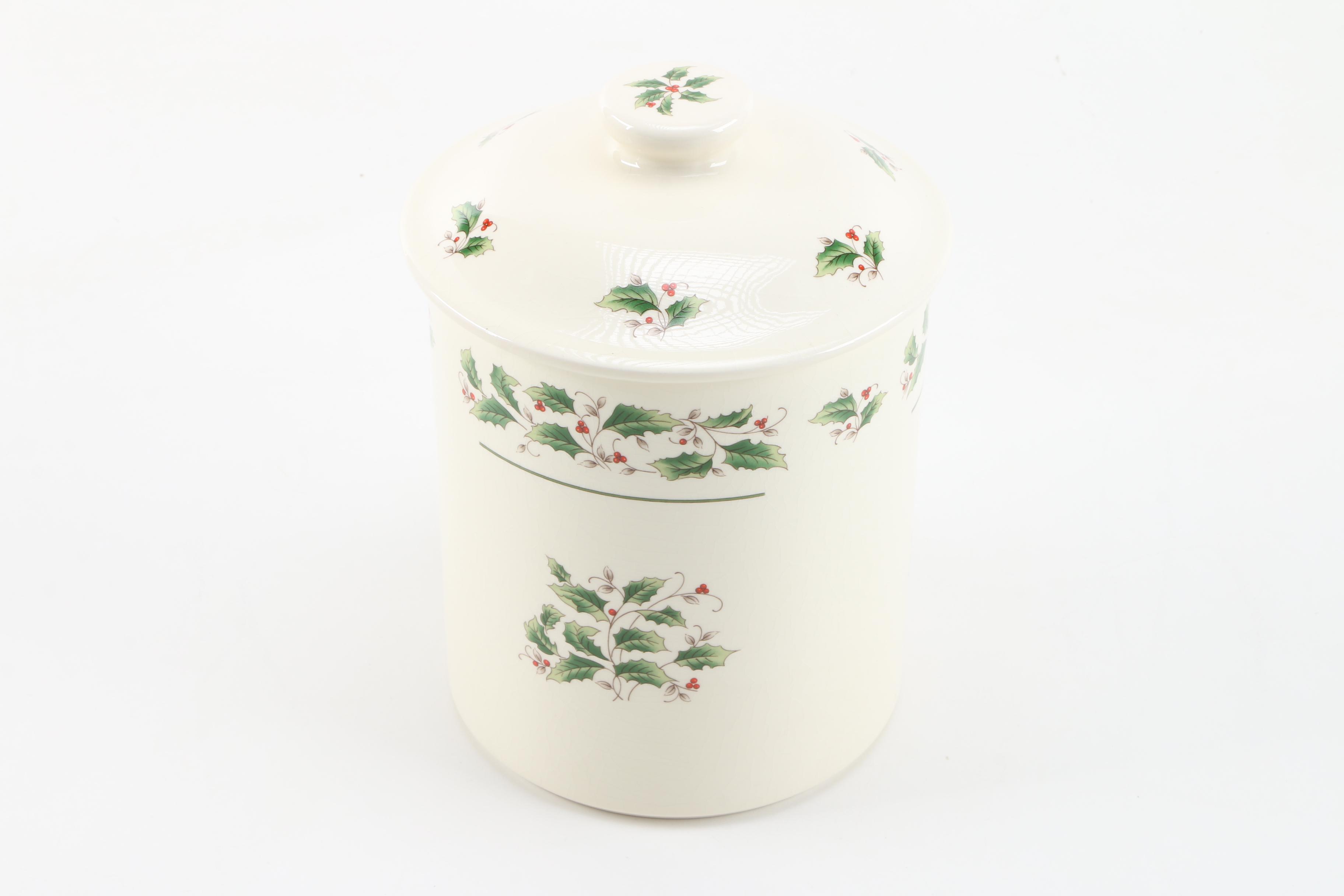 Earthenware Holly Berry Serving Assortment