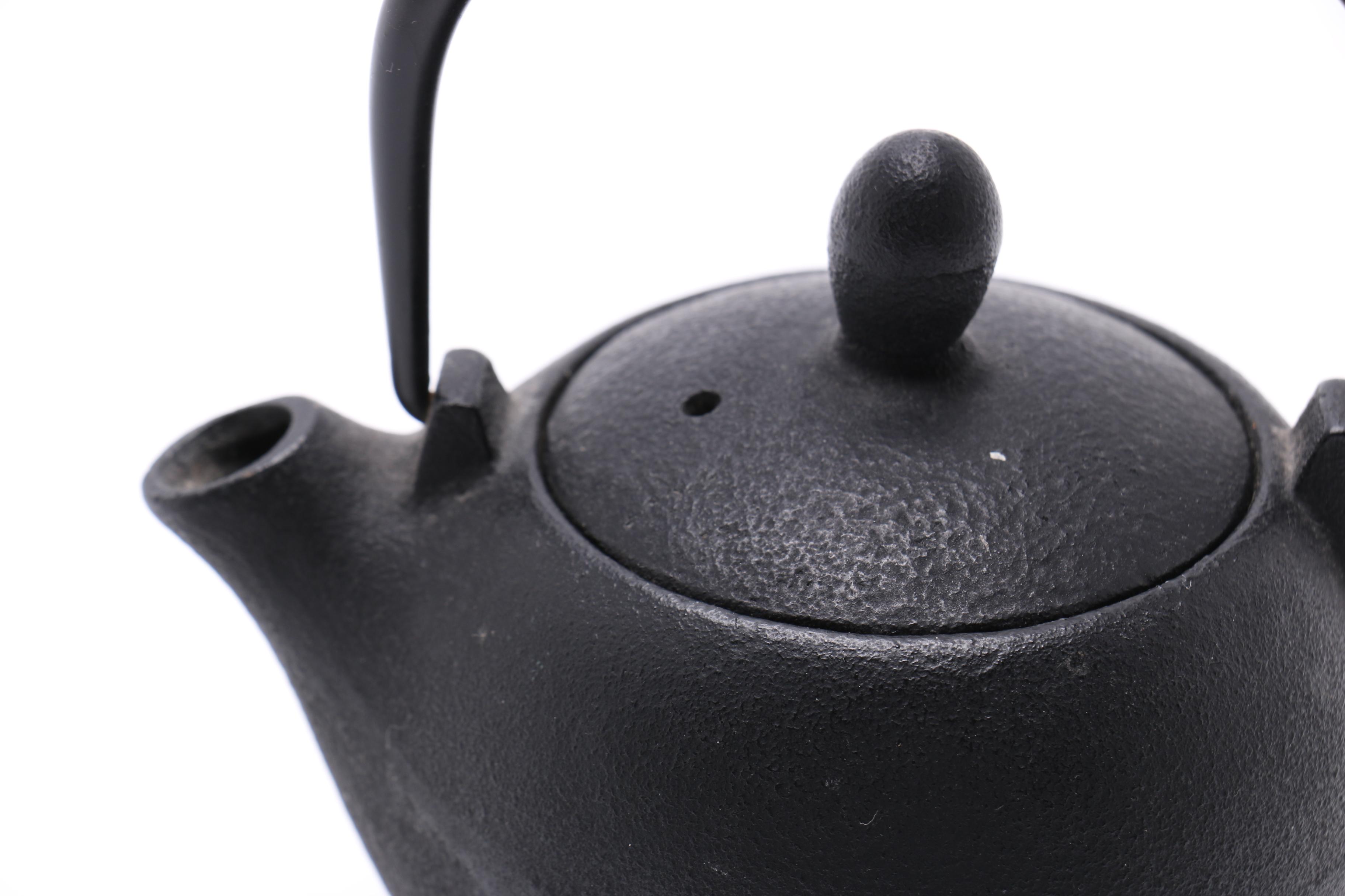 Cast Iron Teapot With Filter