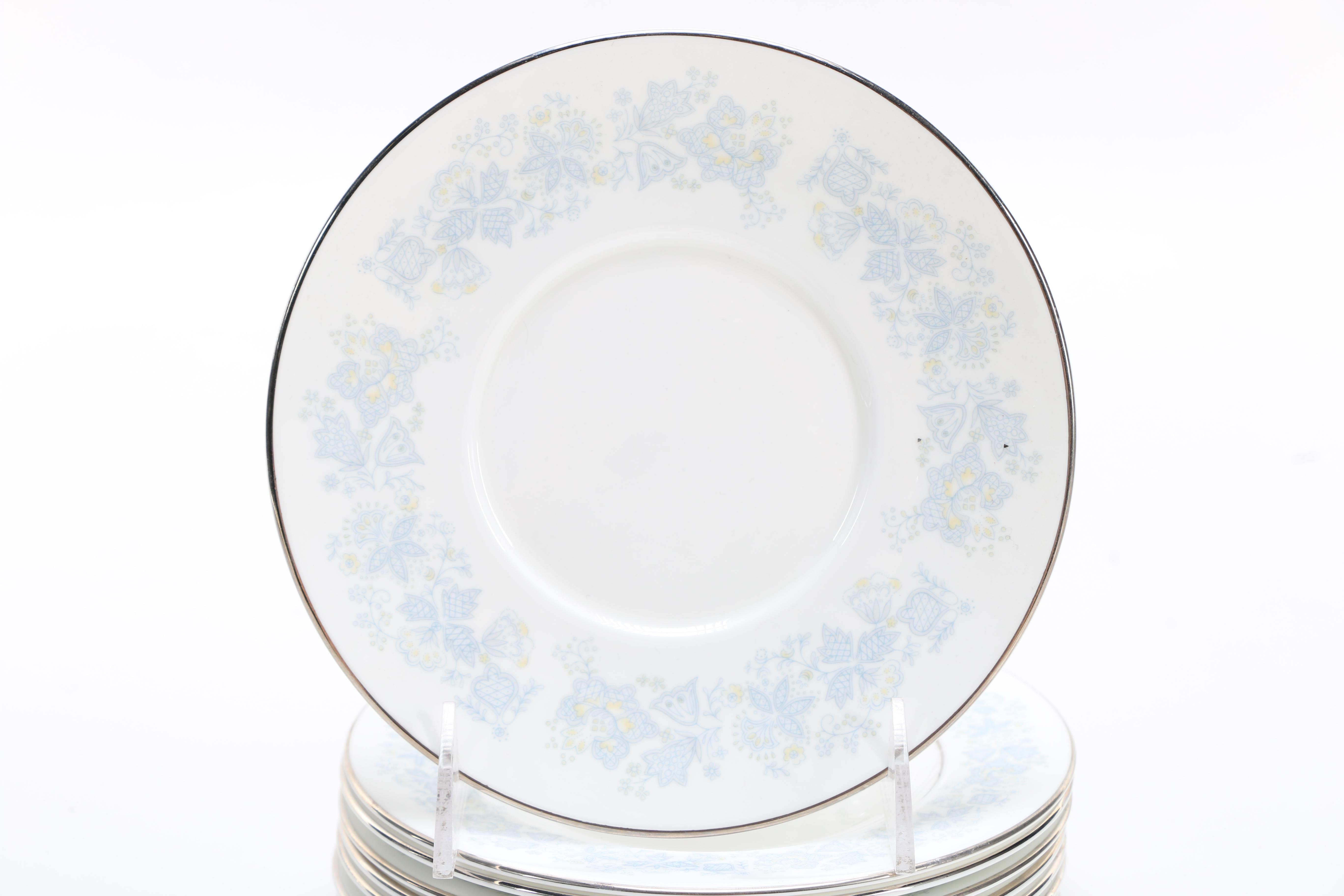 Royal Doulton "Meadow Mist" Bone China Dinner Service