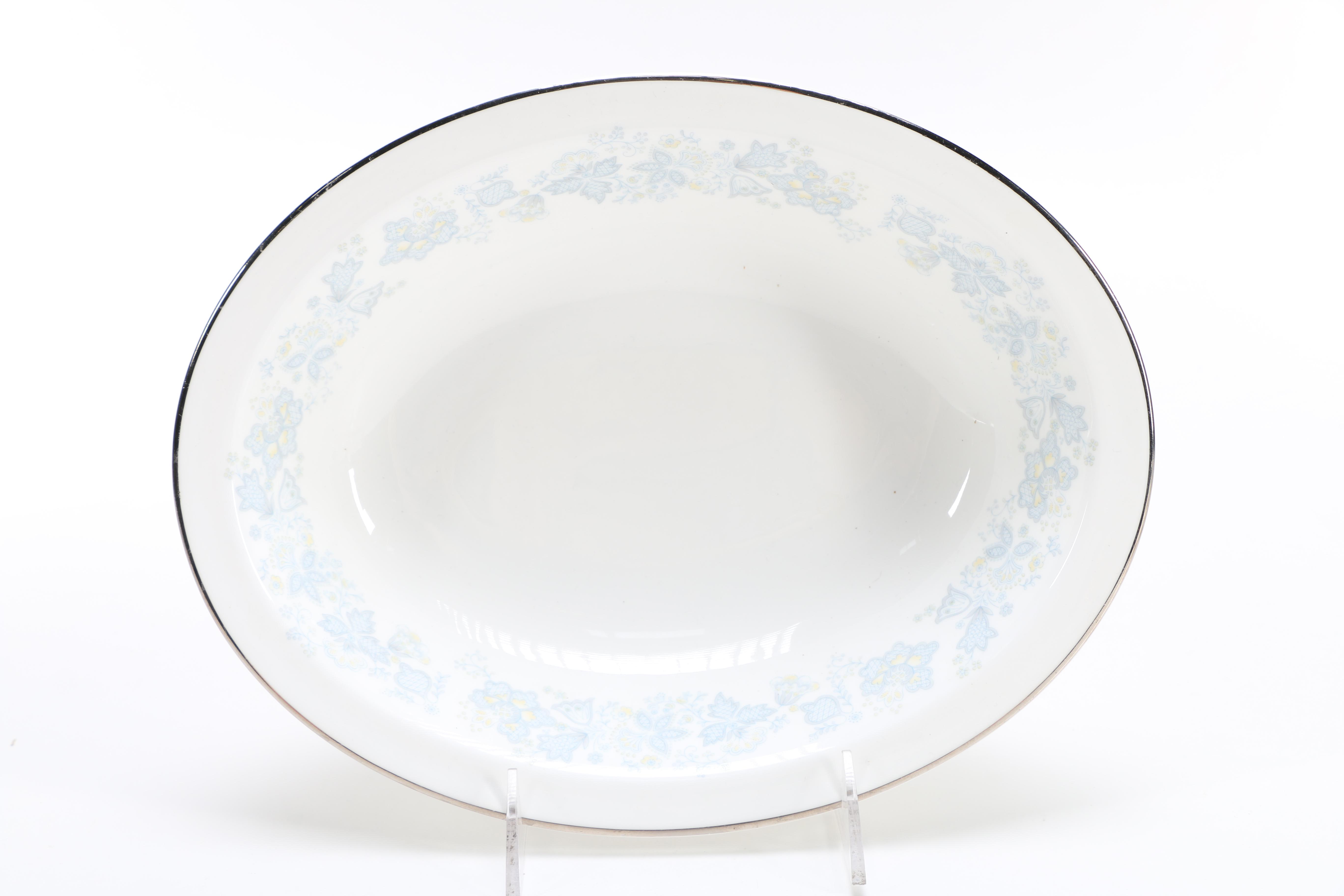 Royal Doulton "Meadow Mist" Bone China Dinner Service