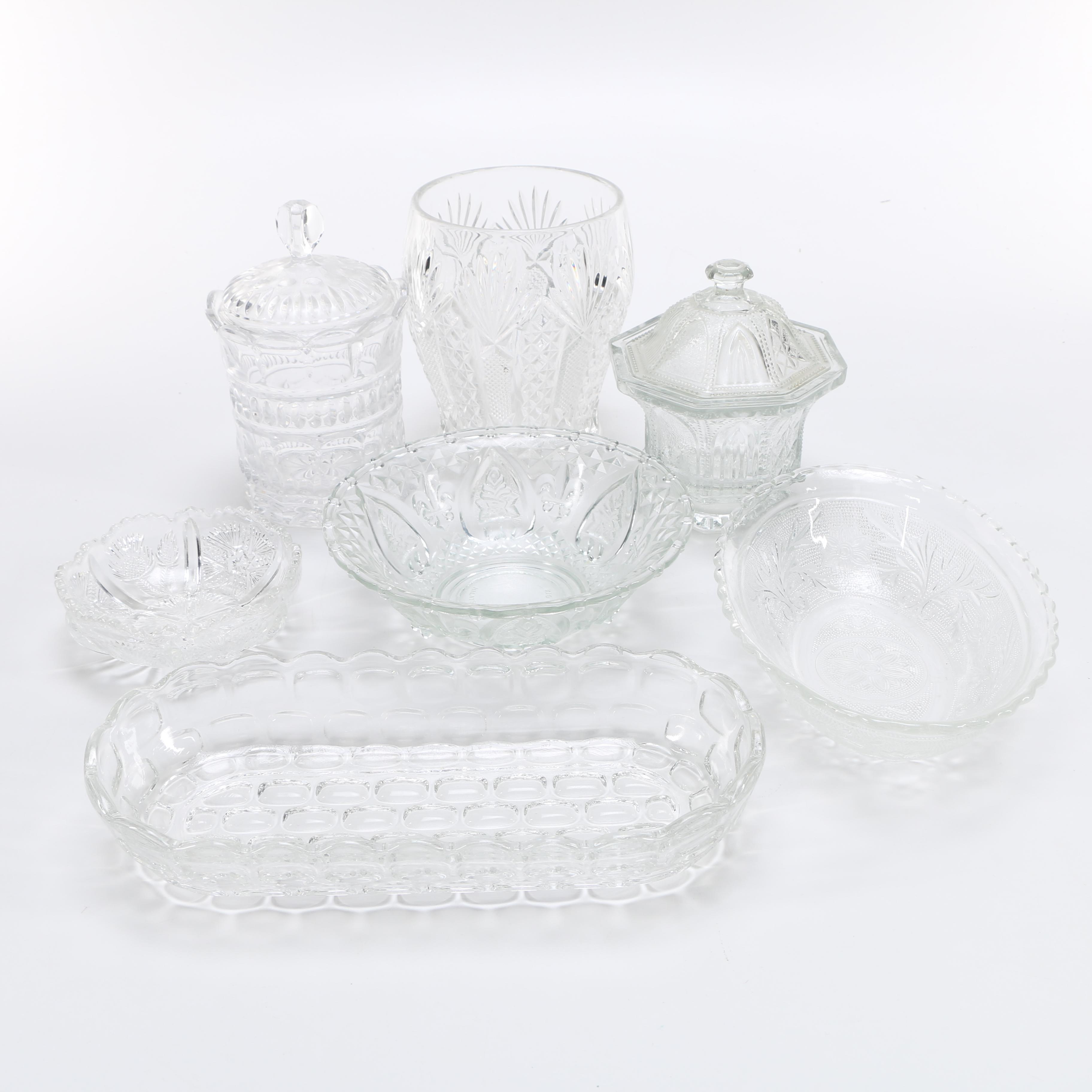 Elaborate Colorless Glass Tableware Assortment