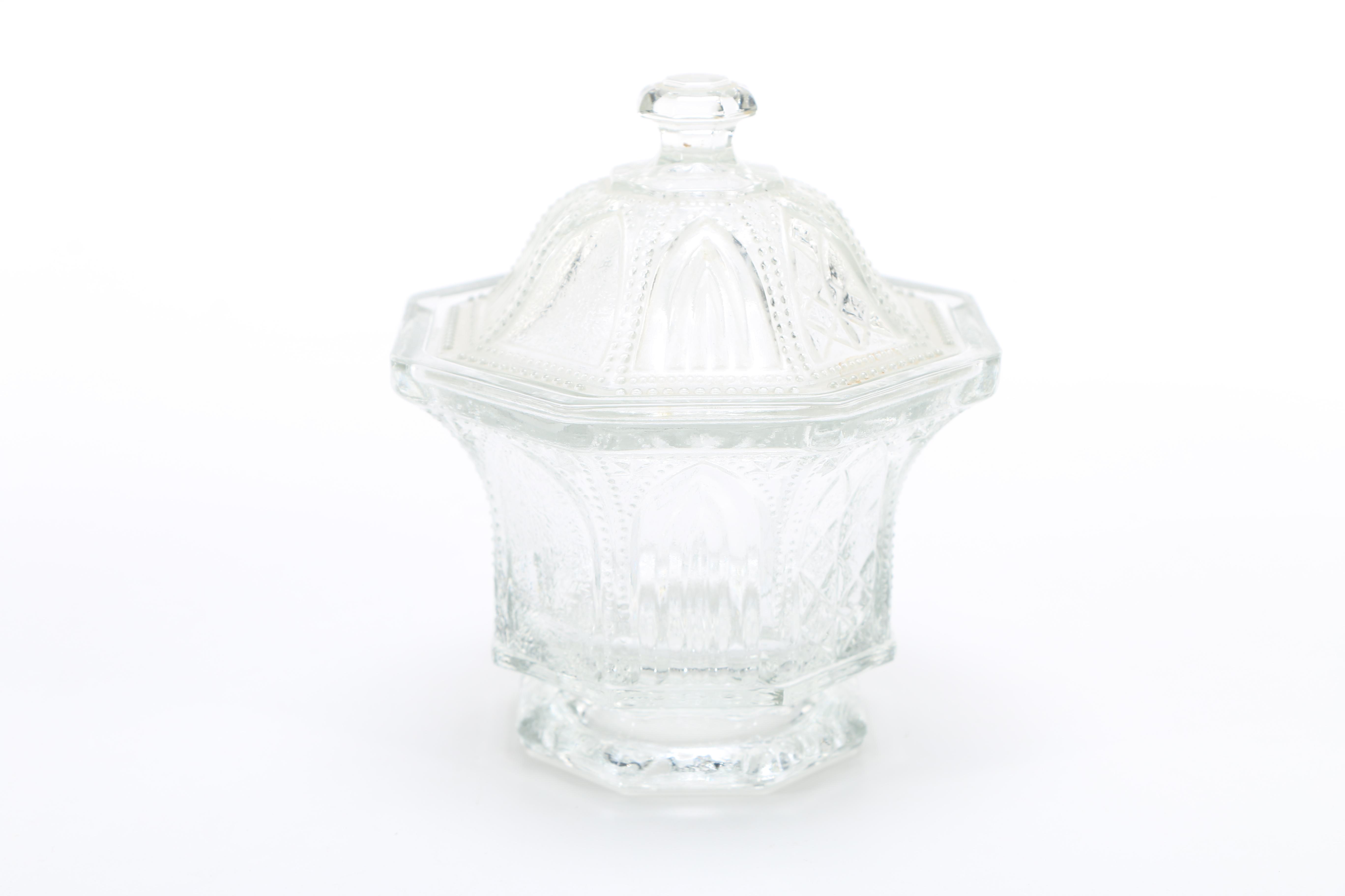 Elaborate Colorless Glass Tableware Assortment
